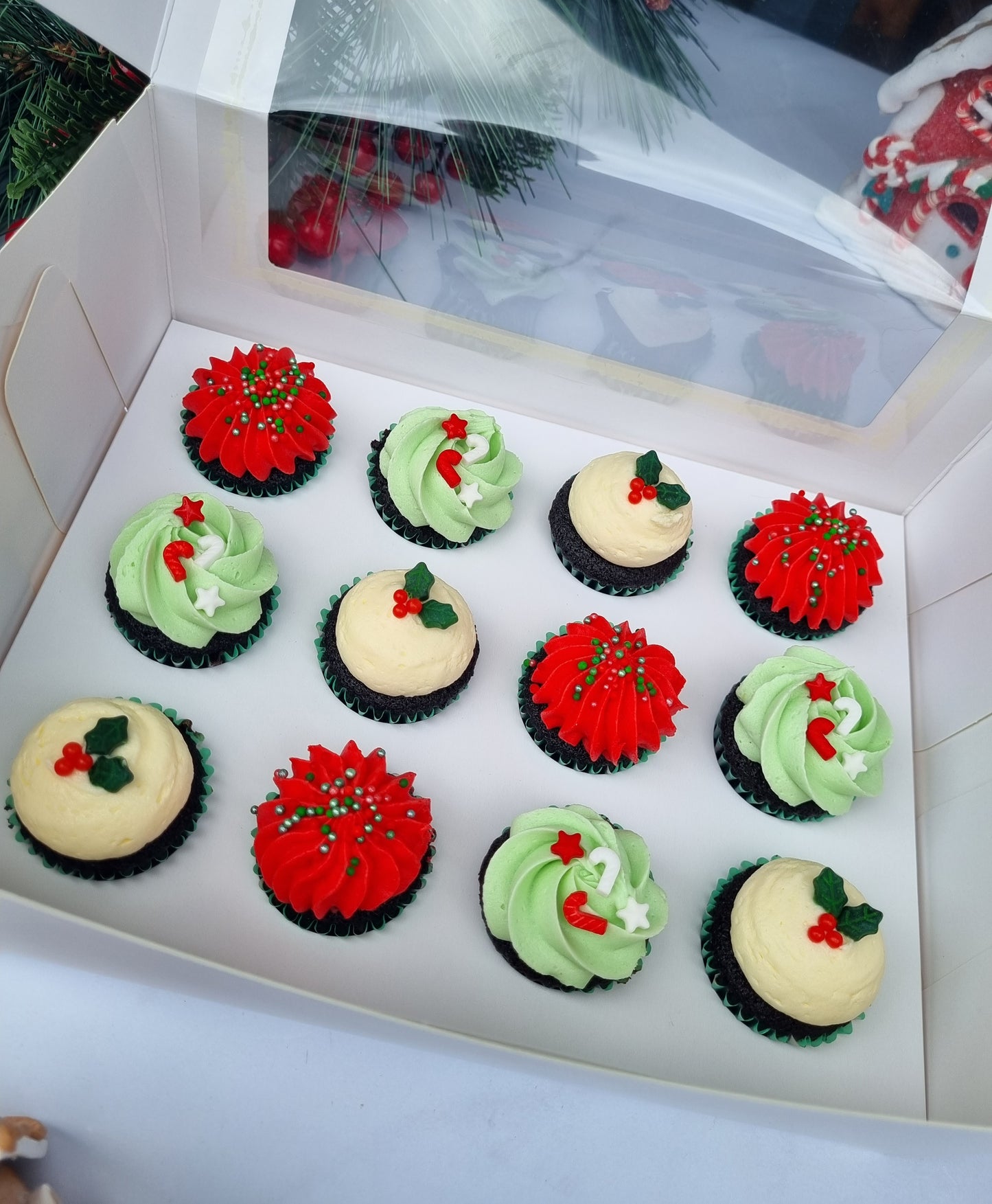 12 pack Mini Christmas cupcakes - Pick up only