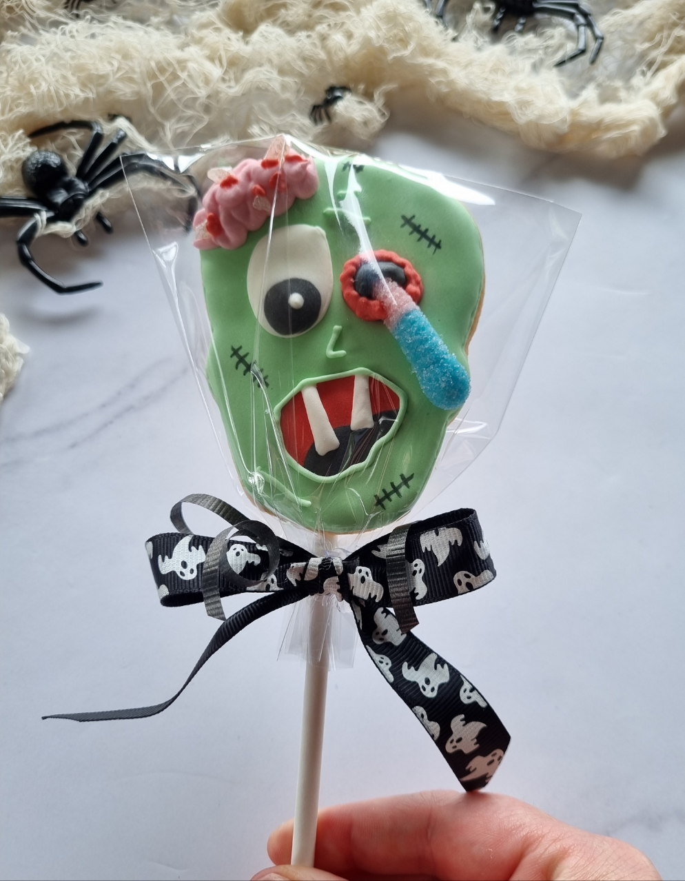 Halloween cookie pops