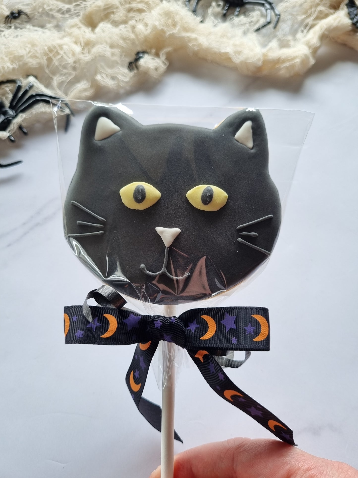 Halloween cookie pops
