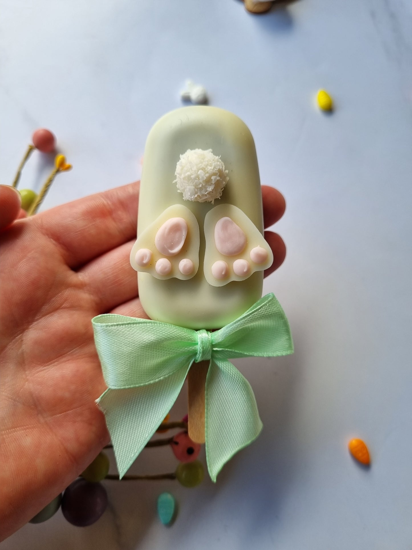 Easter cakesicles