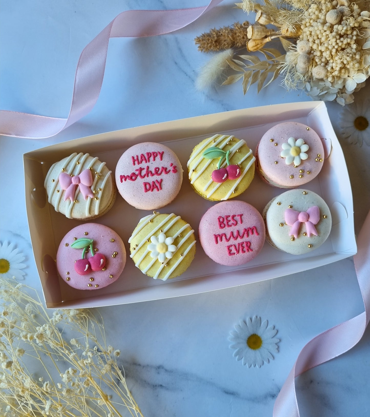 Mother's day macarons - Pick up only (Wording can be personalised)