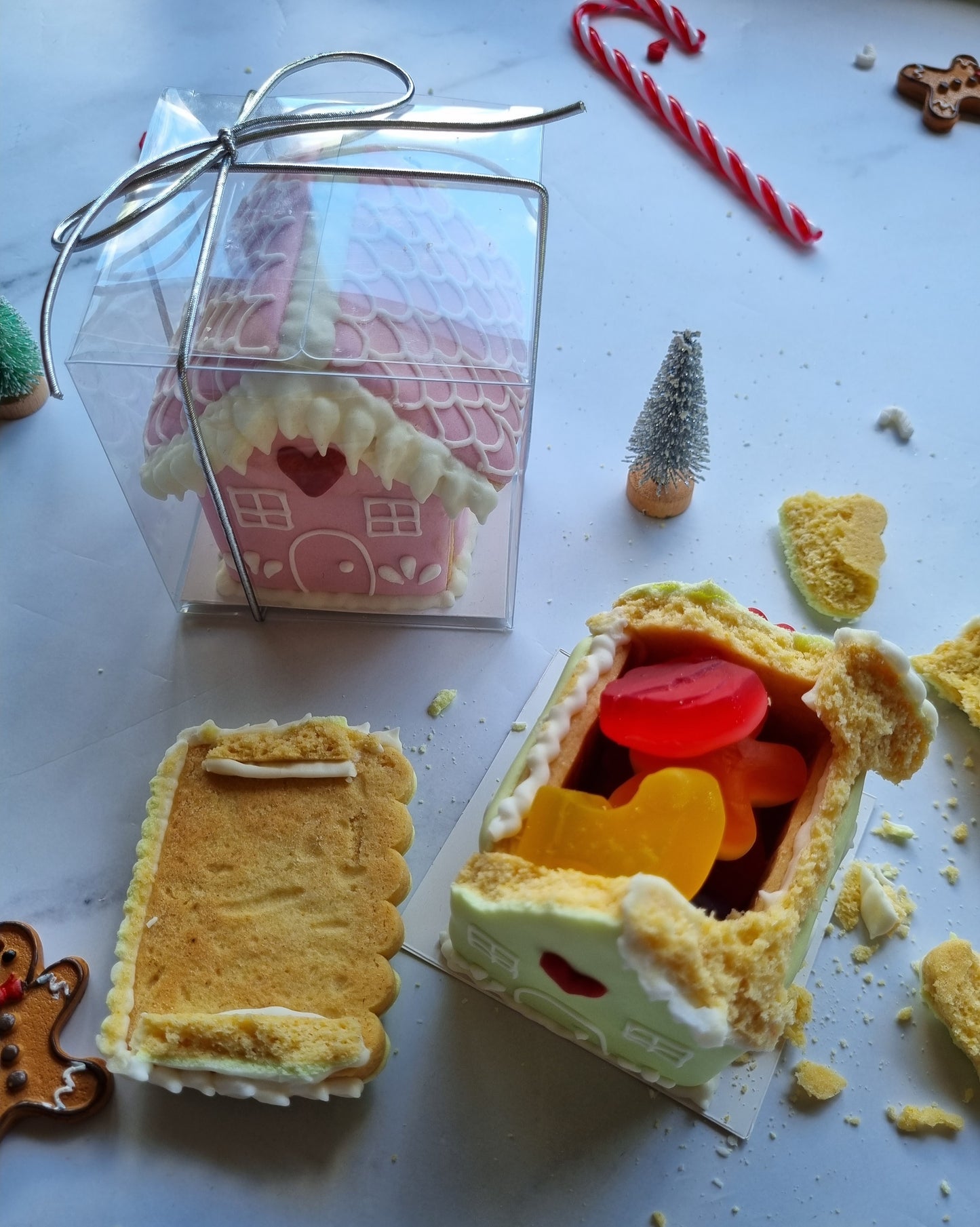 Surprise mini cookie houses - Pick up only